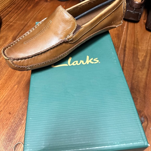 Clarks Size 9.5 Mansell Loafer (brown/tan available). New, never worn. - Picture 7 of 9